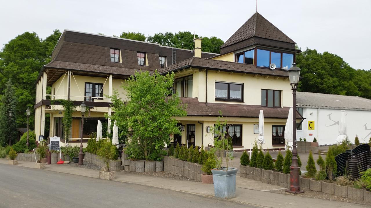 Landhotel Zum Doppeldecker Кирхен Экстерьер фото