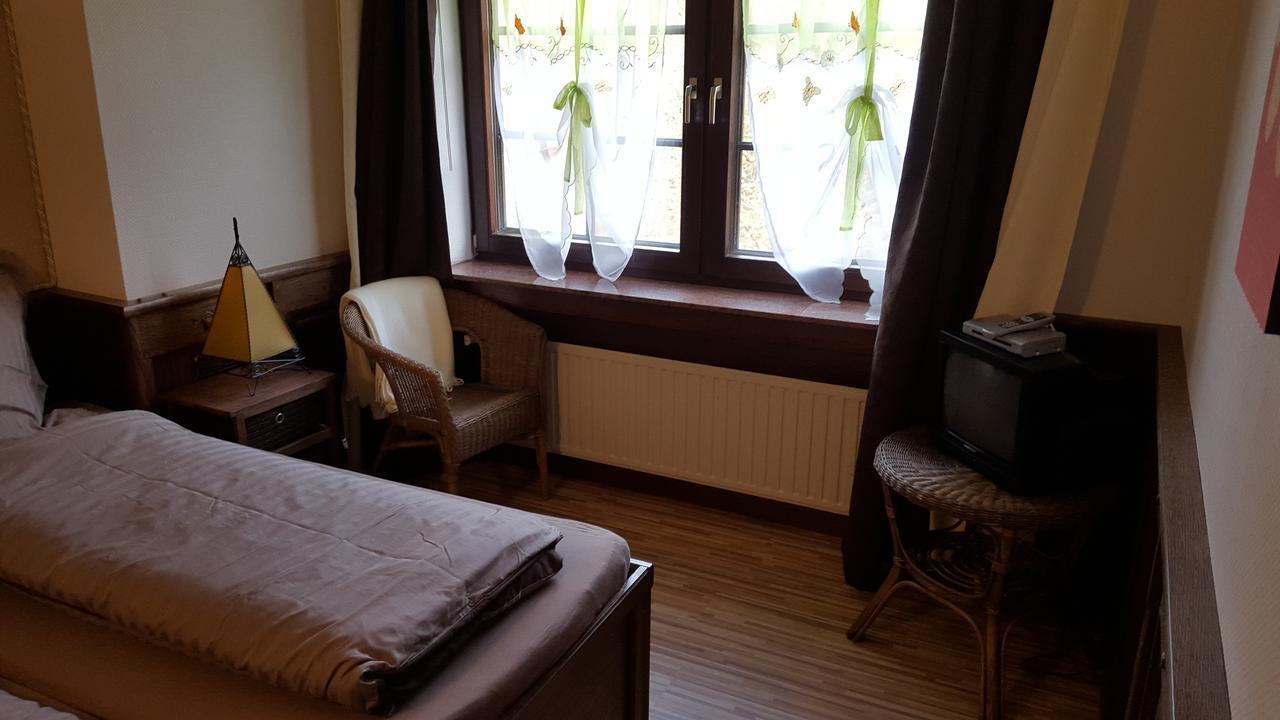 Landhotel Zum Doppeldecker Кирхен Экстерьер фото